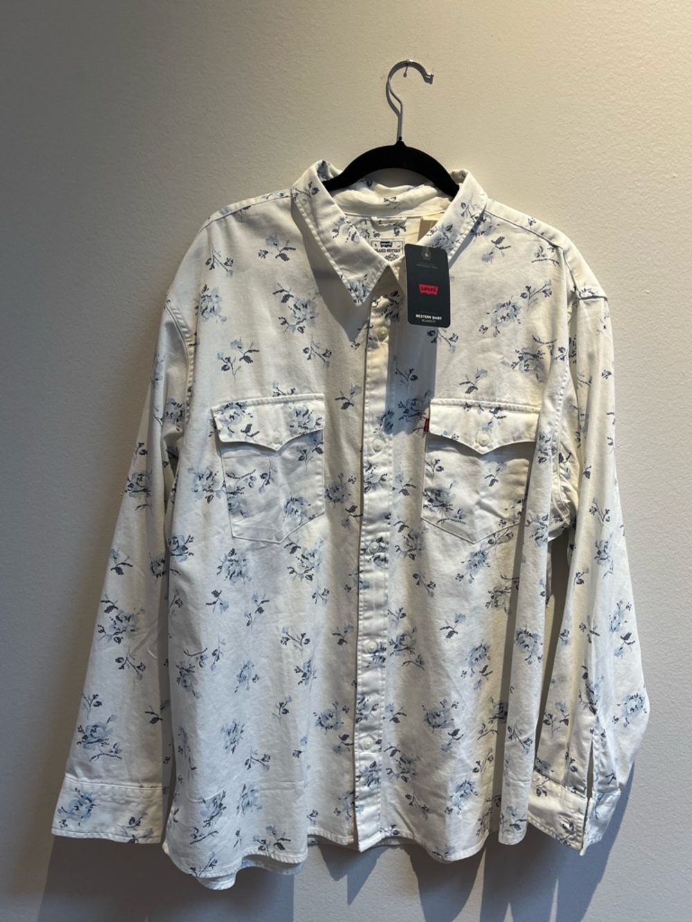 Levi’s Relaxed Western Button-down Western Shirt White Floral NWT XXL